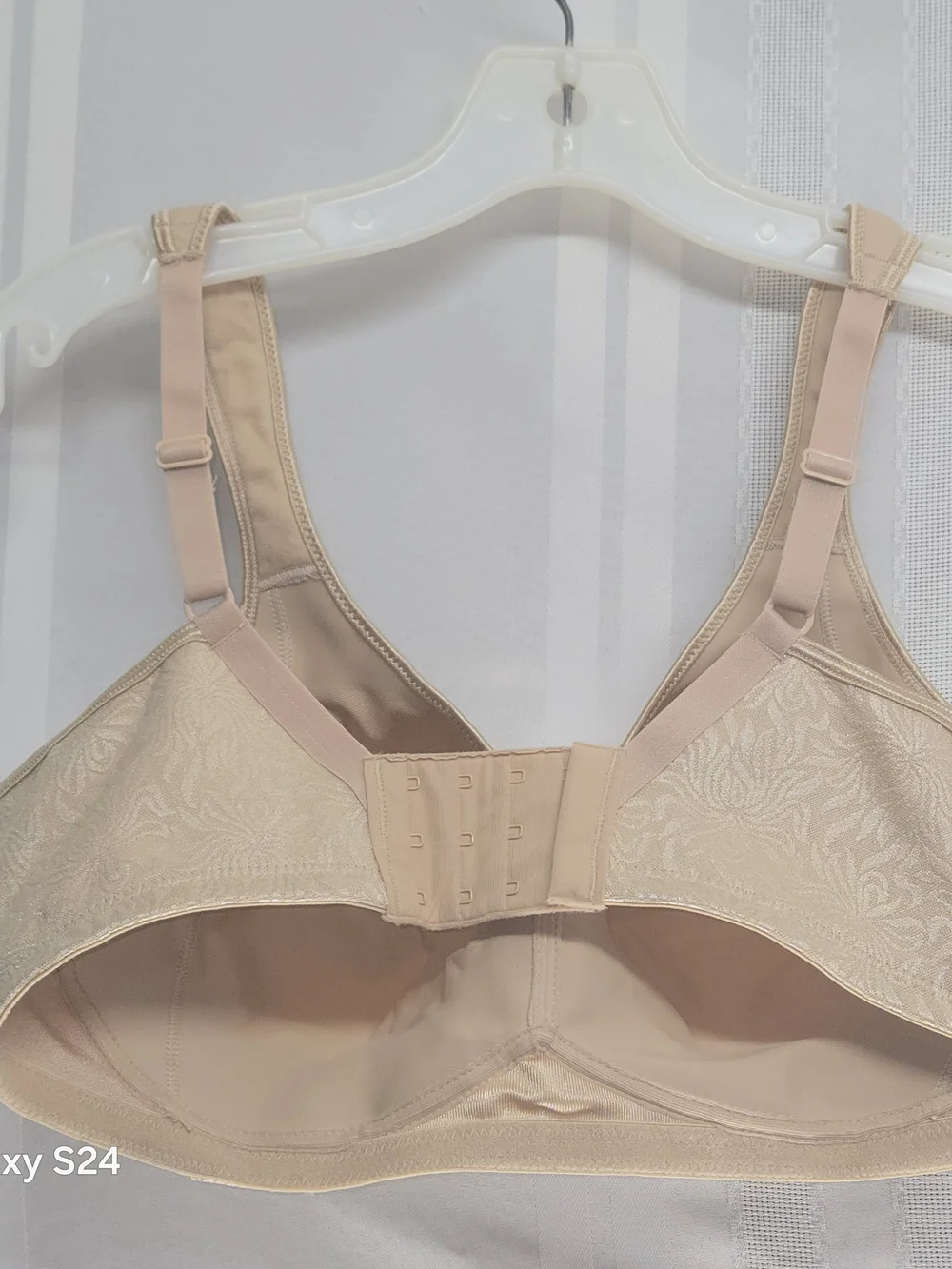 PLAYTEX Everyday Comfort Wireless Nude Bra 38D